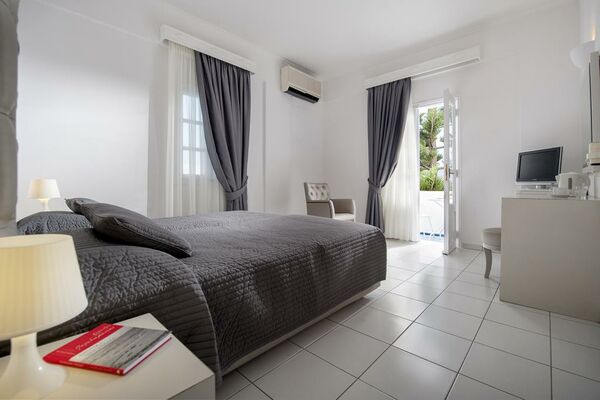 Daedalus Hotel - 8 of 11