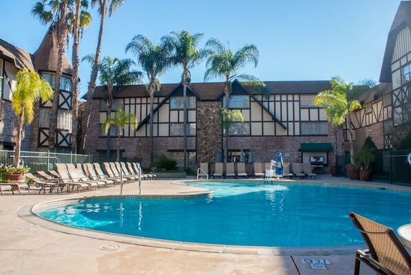 Anaheim Majestic Garden Hotel - 1 of 20