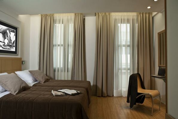 Chic Hotel - 6 of 11