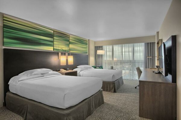 Doubletree Hotel at the Entrance to Universal Orlando - 6 of 12