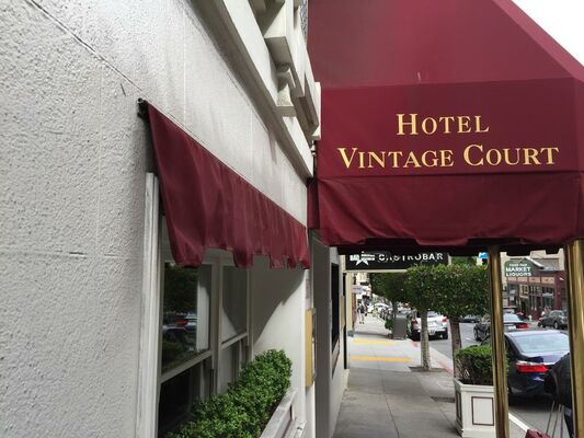 Executive Hotel Vintage Court - 1 of 18